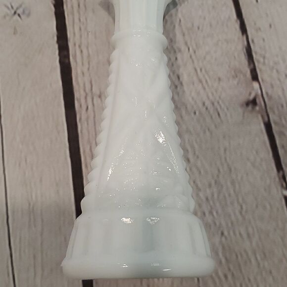 Vintage White milk glass bud vase - Picture 3 of 4